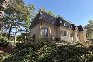 27 Chaumont Square NW, Atlanta, GA 30327 - Photo 15