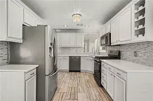 1391 Buckingham Ct, Hampton, GA 30228 - Photo 9