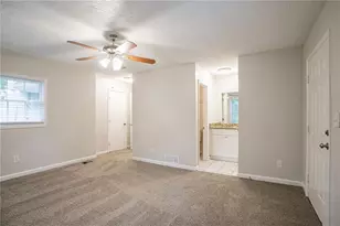 4696 Rockbridge Rd, Stone Mountain, GA 30083 - Photo 17