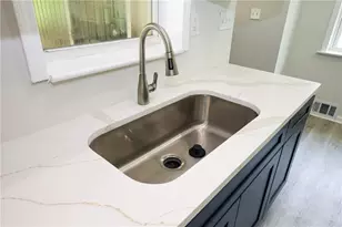 3860 King Arthur Rd SW, Atlanta, GA 30331 - Photo 7