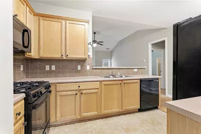 7373 Gossamer Street, Union City, GA 30291 - Photo 11