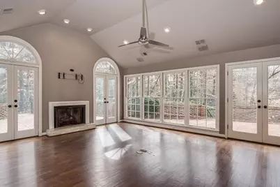 4601 Club Circle NE, Atlanta, GA 30319 - Photo 15