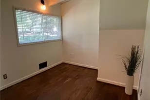 1945 Dellwood Dr NW, Atlanta, GA 30309 - Photo 9