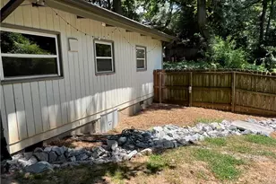1945 Dellwood Dr NW, Atlanta, GA 30309 - Photo 41