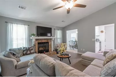 2000 Wendover Drive, Snellville, GA 30078 - Photo 5