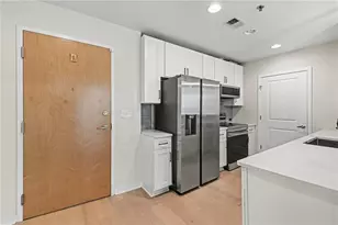3324 Peachtree Rd NE, Atlanta, GA 30326 - Photo 13
