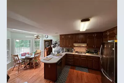 11205 Wilshire Chase Drive, Johns Creek, GA 30097 - Photo 7