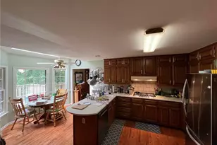 11205 Wilshire Chase Dr, Johns Creek, GA 30097 - Photo 7
