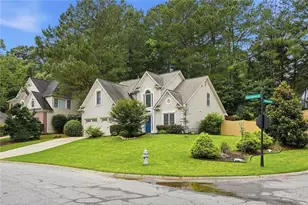 1027 Deer Hollow Dr, Woodstock, GA 30189 - Photo 5