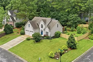 1027 Deer Hollow Dr, Woodstock, GA 30189 - Photo 3