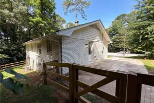 2320 Capehart Cir NE, Atlanta, GA 30345 - Photo 5