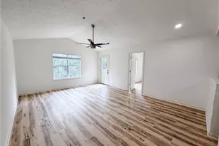 131 Bentley Pl, Tucker, GA 30084 - Photo 3