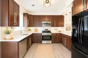 109 Oak Green Dr, Lawrenceville, GA 30044 - Photo 3