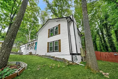 1469 W Rock Court, Stone Mountain, GA 30088 - Photo 5