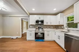 967 Lake Dr, Snellville, GA 30039 - Photo 13