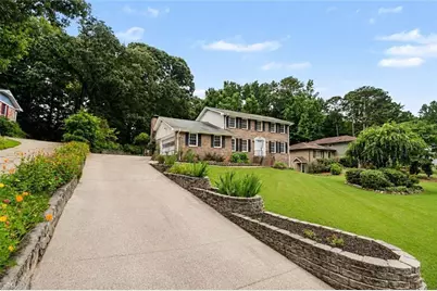 1683 Oak Ridge Circle SW, Stone Mountain, GA 30087 - Photo 3