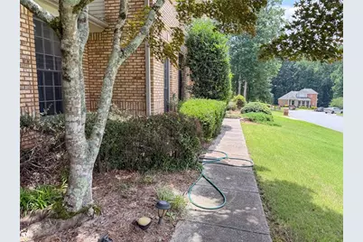 11295 Vedrines Drive, Alpharetta, GA 30022 - Photo 7