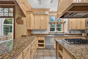 3640 Cloudland Dr, Atlanta, GA 30327 - Photo 9