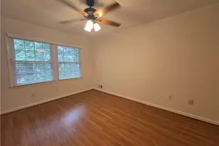 3309 Stonecrest Ct, Atlanta, GA 30341 - Photo 3