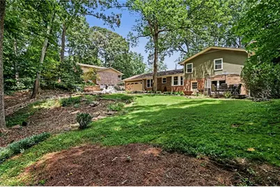 4106 Nancy Creek Way NE, Atlanta, GA 30319 - Photo 5