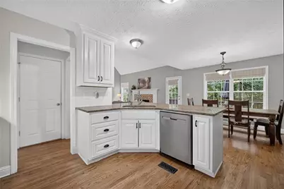 946 Golden Meadows Lane, Loganville, GA 30052 - Photo 11