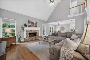 946 Golden Meadows Ln, Loganville, GA 30052 - Photo 3