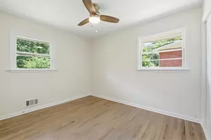 126 Meadow Ln, Atlanta, GA 30315 - Photo 9