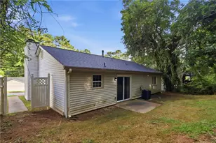 5202 Scarbrough Ln, Stone Mountain, GA 30088 - Photo 27