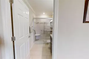 300 Johnson Ferry Road NE, Atlanta, GA 30328 - Photo 35