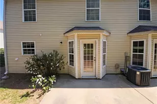 220 Fox Creek Blvd, Woodstock, GA 30188 - Photo 5