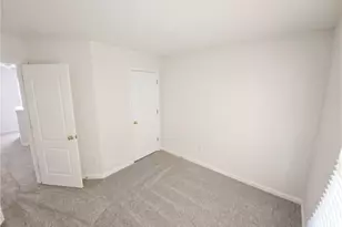220 Fox Creek Blvd, Woodstock, GA 30188 - Photo 9
