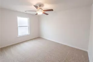 220 Fox Creek Blvd, Woodstock, GA 30188 - Photo 7