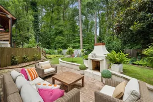 372 Pine Forest Rd, Atlanta, GA 30342 - Photo 7