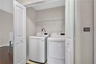 3040 Peachtree Rd NW, Atlanta, GA 30305 - Photo 15