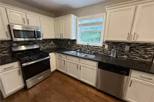 944 Crossing Rock Dr, Lawrenceville, GA 30043 - Photo 11