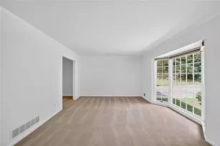 447 Cove Dr, Marietta, GA 30067 - Photo 3