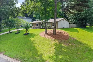 1833 Silver Leaf Dr SW, Marietta, GA 30008 - Photo 3