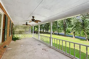 677 Bankshire Dr, Suwanee, GA 30024 - Photo 3