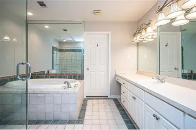 26202 Plantation Drive NE #202, Atlanta, GA 30324 - Photo 7