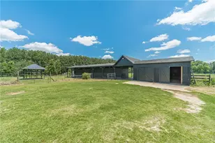 890 Fairplay Dr, Social Circle, GA 30025 - Photo 9