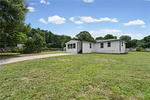 203 Hill St, Auburn, GA 30011 - Photo 3