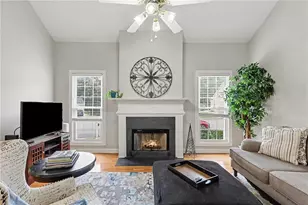 215 Pickets Row, Peachtree City, GA 30269 - Photo 5