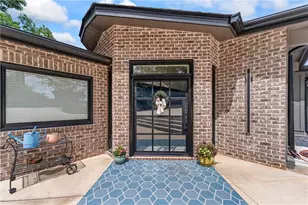 6570 Bermuda Ln, Flowery Branch, GA 30542 - Photo 5