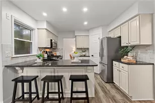 1025 Pine Grove Dr, Alpharetta, GA 30009 - Photo 13