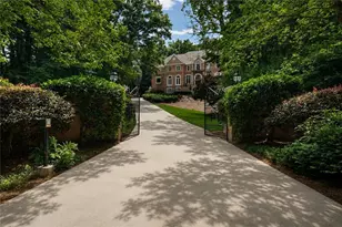 135 Lameloise Ln, Atlanta, GA 30327 - Photo 5