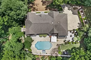 135 Lameloise Ln, Atlanta, GA 30327 - Photo 57