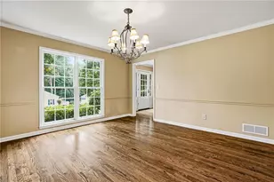 2571 Meadowglen Trail, Snellville, GA 30078 - Photo 7