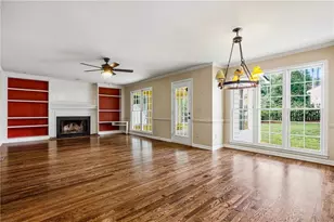 2571 Meadowglen Trail, Snellville, GA 30078 - Photo 3