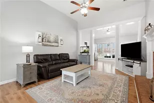 4389 Chatham View Dr, Buford, GA 30518 - Photo 5