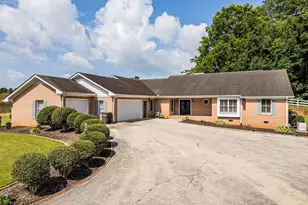 210 Wildwood Dr, Cartersville, GA 30120 - Photo 3